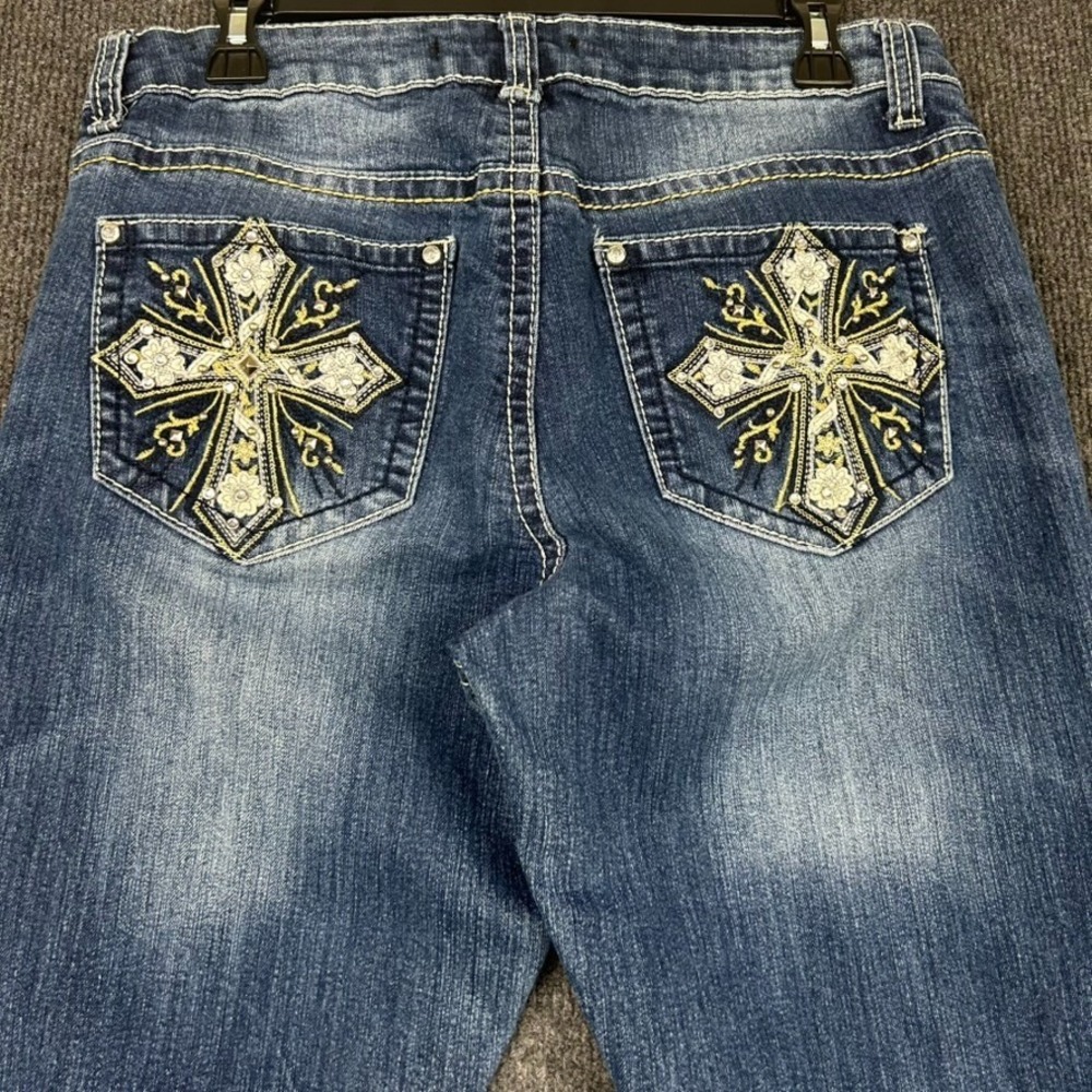 Love Nation Womens 10 Jeans Blue Distressed Straight Leg Embellished Cross Patch - Picture 4 of 13